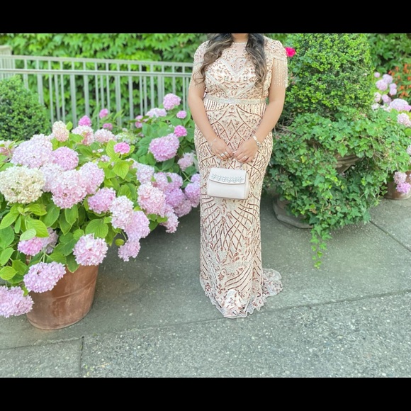 Mac Duggal fringe sequin column gown - Picture 4 of 7